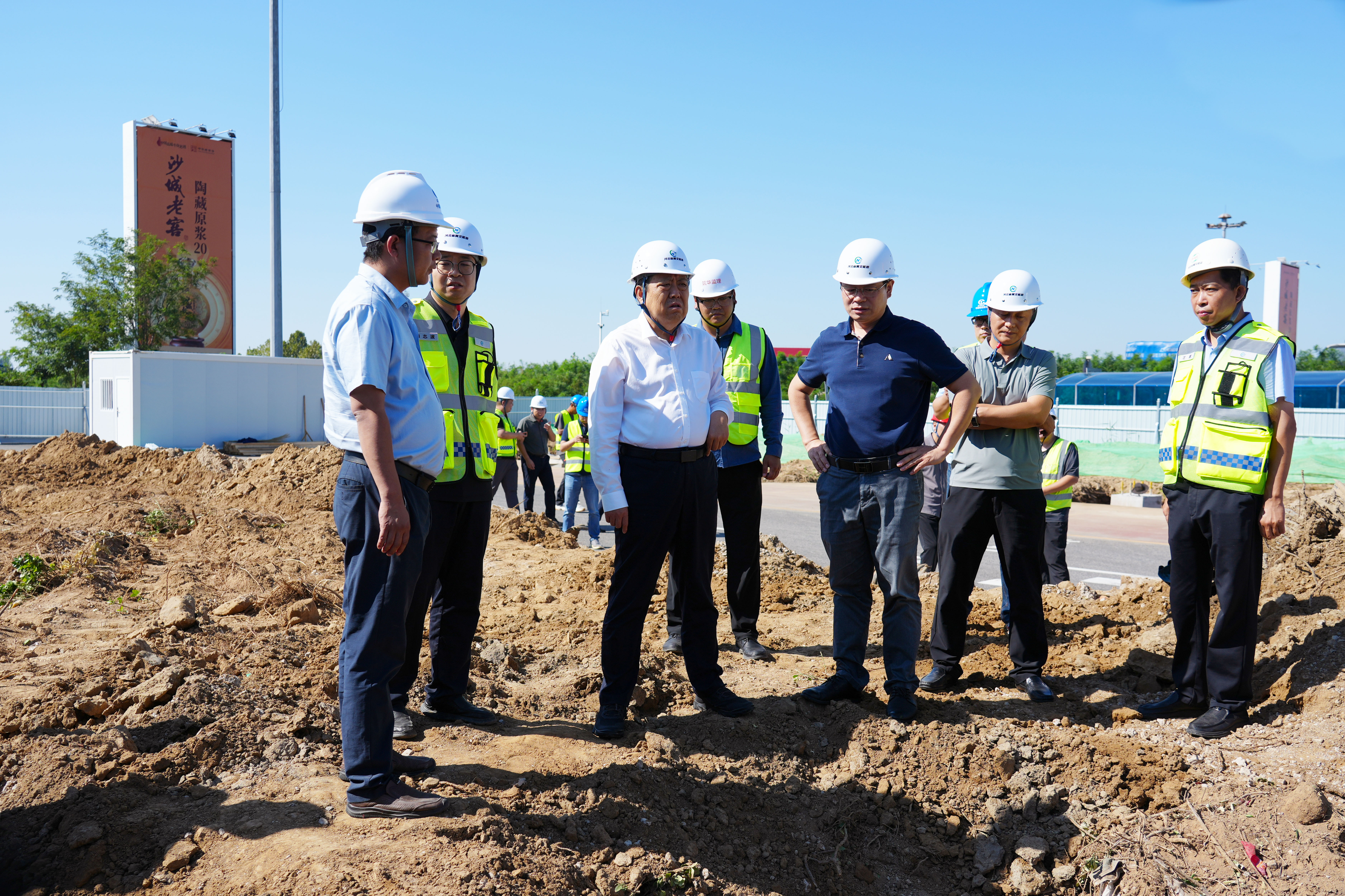 公司黨支部書記、執(zhí)行董事韓金毅赴項目各場站督導(dǎo)檢查雙節(jié)安全生產(chǎn)，并調(diào)研雄安北智能運維中心